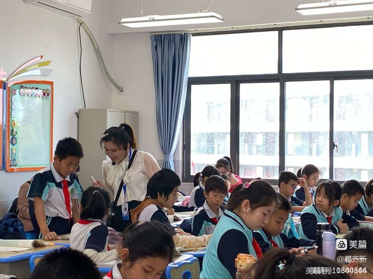 集思广益提实效 同课异构绽光彩――记韩国a片-韩国美女三级片
语文送教教研活动