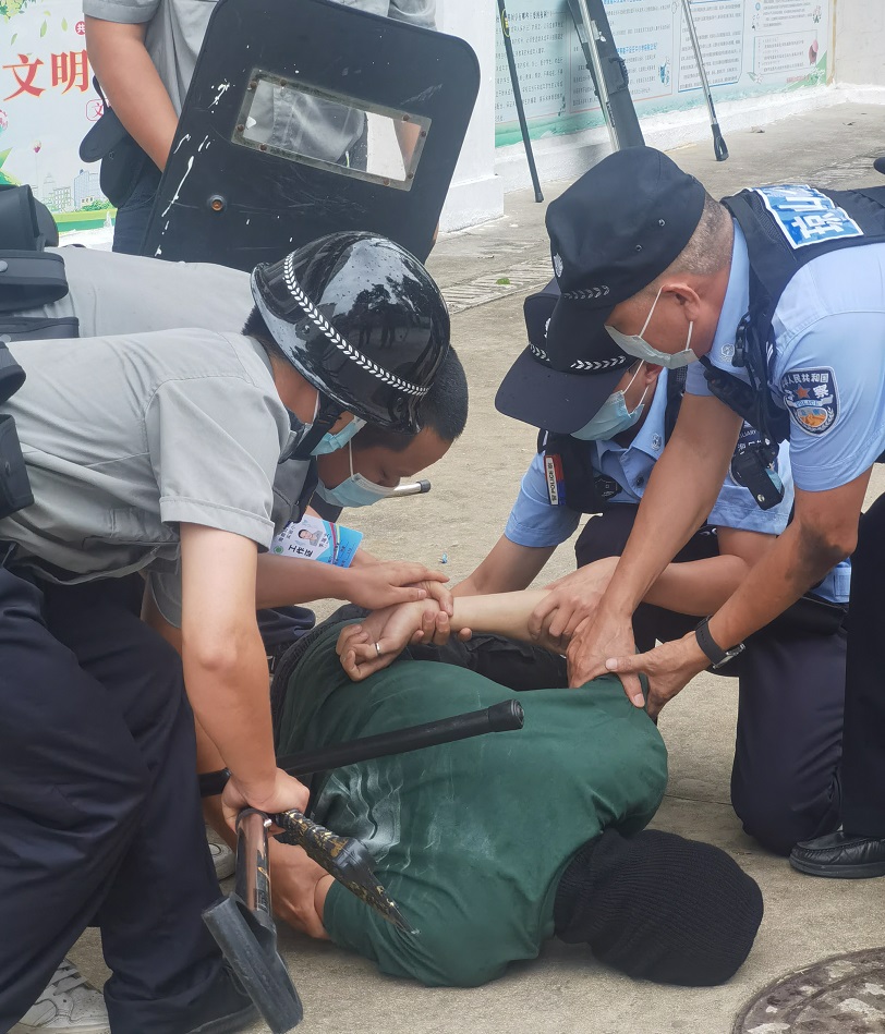 海口市琼山中介派出所张警官到韩国a片
对校警进行正规培训