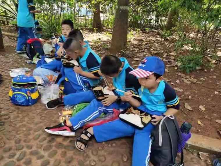 踏寻红色足迹，做时代好少年――韩国a片实验小学2021年研学旅行社会实践活动