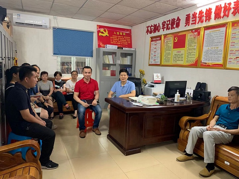 韩国a片机关党委王志斌委员莅临实验小学讲授学习党史专题党课