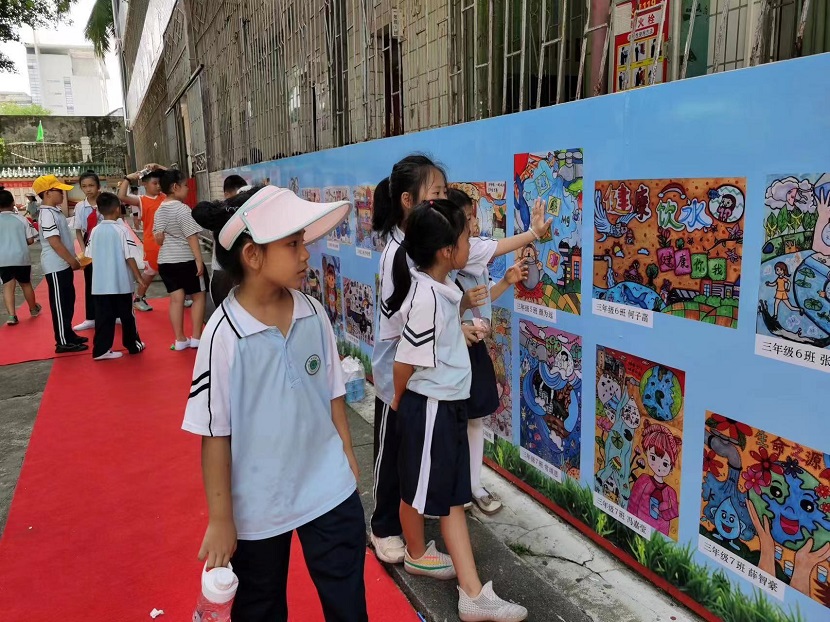 韩国a片
开展庆“六·一”现场绘画、书法比赛
