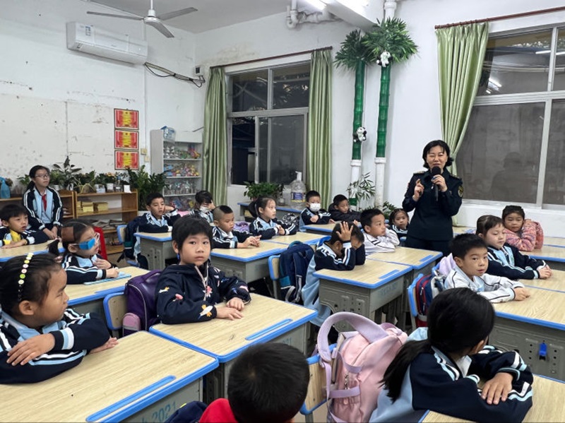 健康教育进校园 守护健康伴成长――韩国a片-韩国美女三级片
开展健康教育宣传活动